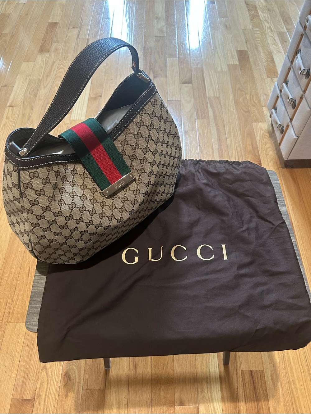 Gucci Beige GG Canvas Shoulder Bag with Green-Red Web Stripe - Picture 5 of 5